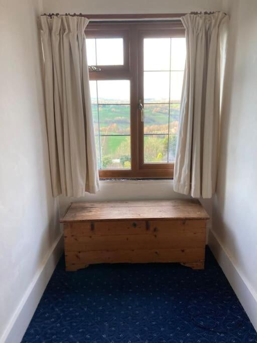 Bryntirion Farmhouse Rooms Llanfair Caereinion Exteriér fotografie